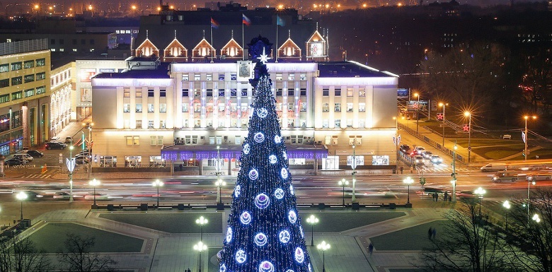 елка на площади калининграда
