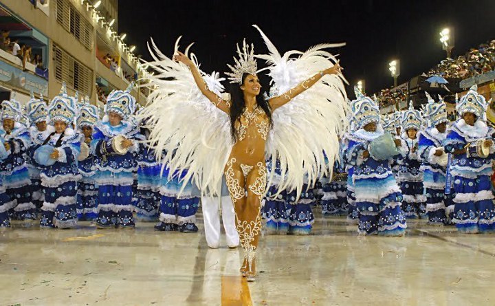 танцовщика на карнавале в рио-де-женейро