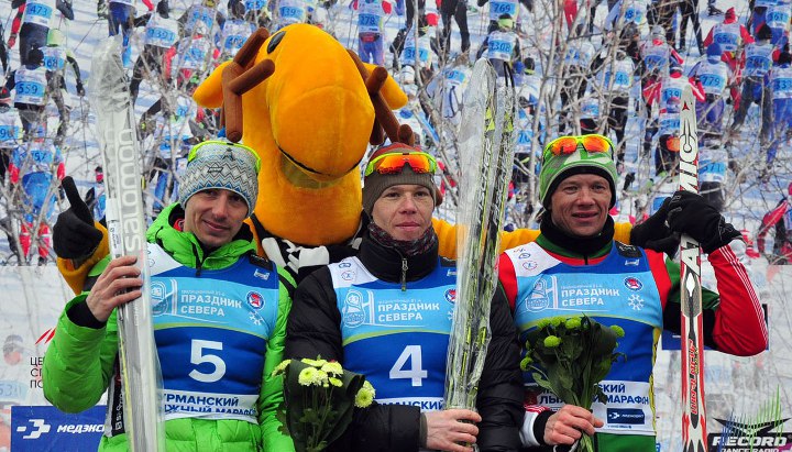 победители лыжных гонок на празднике севера