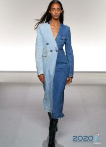 Комбинированное джинсовое платье-пальто весна 2020